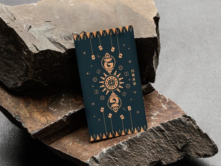 琺爾桌遊空間名片設計精緻且具有質感。