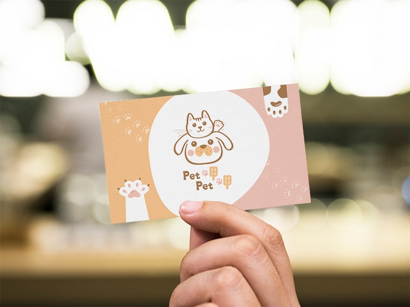 PET呷PET呷名片圍繞著貓狗互動，帶出溫暖舒心的感受。